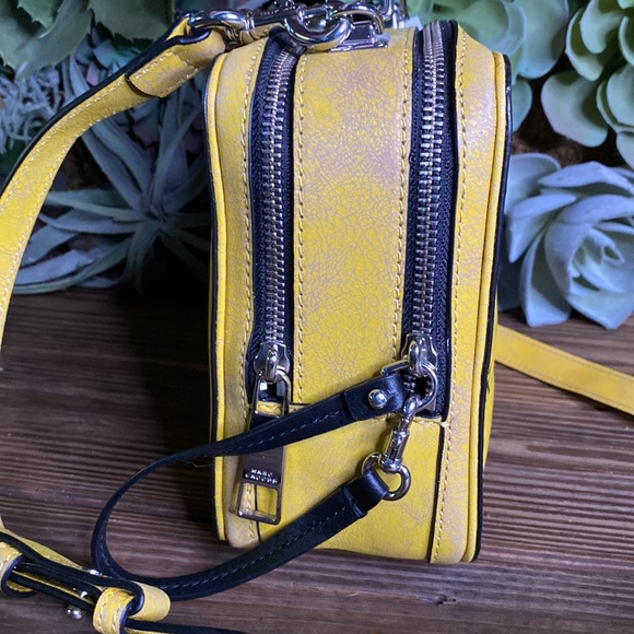 Marc Jacobs Yellow Textured Leather Square Handled Two Compartment Shoulder Bag - Picture 8 of 17